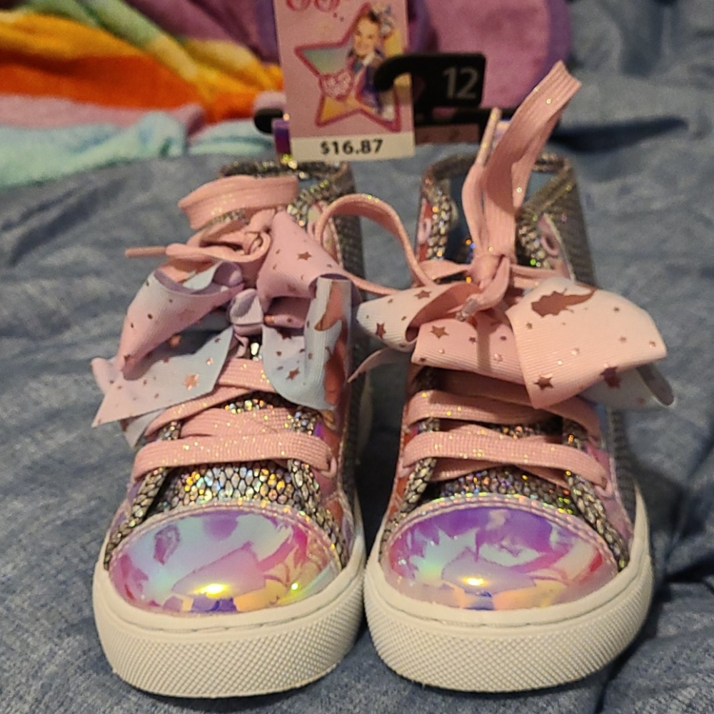 Jo Jo Siwa Sneakers - Picture 2 of 6